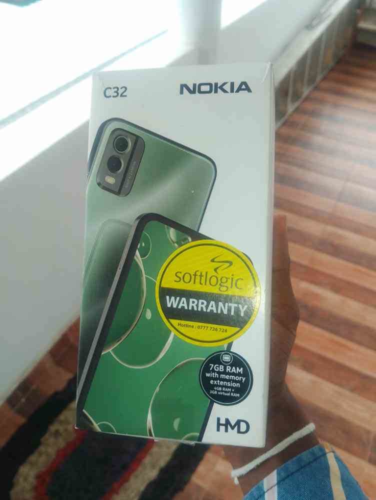 Nokia c32 4gb ram