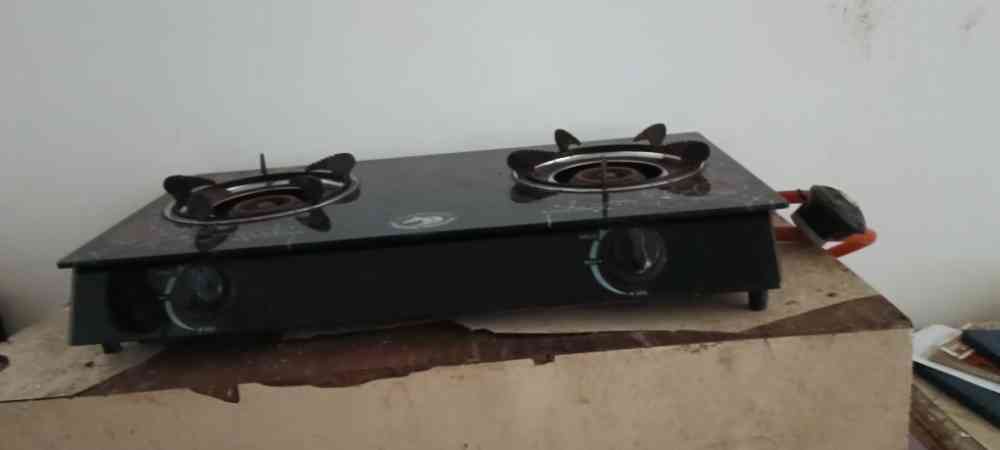 Glass top gas cooker