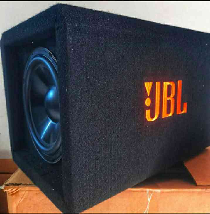 Subwoofer with amplifier