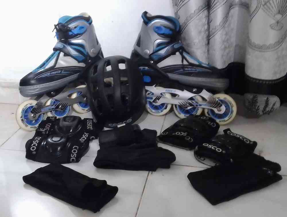 Cosco roller skate