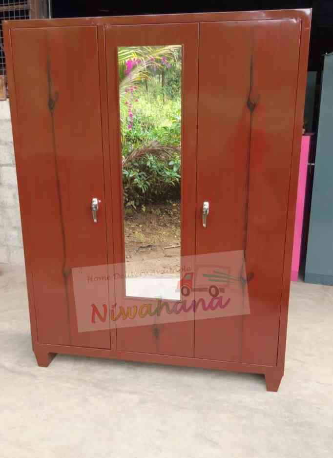 Steel cupboard 3 door's