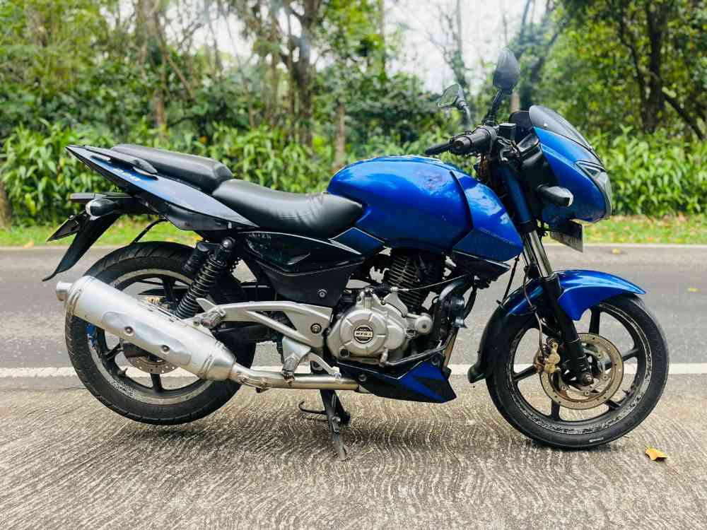 Pulser 220F