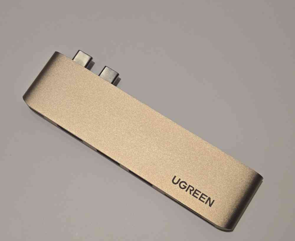 Ugreen 6-in-1 dual USB-C hub for macbook gold