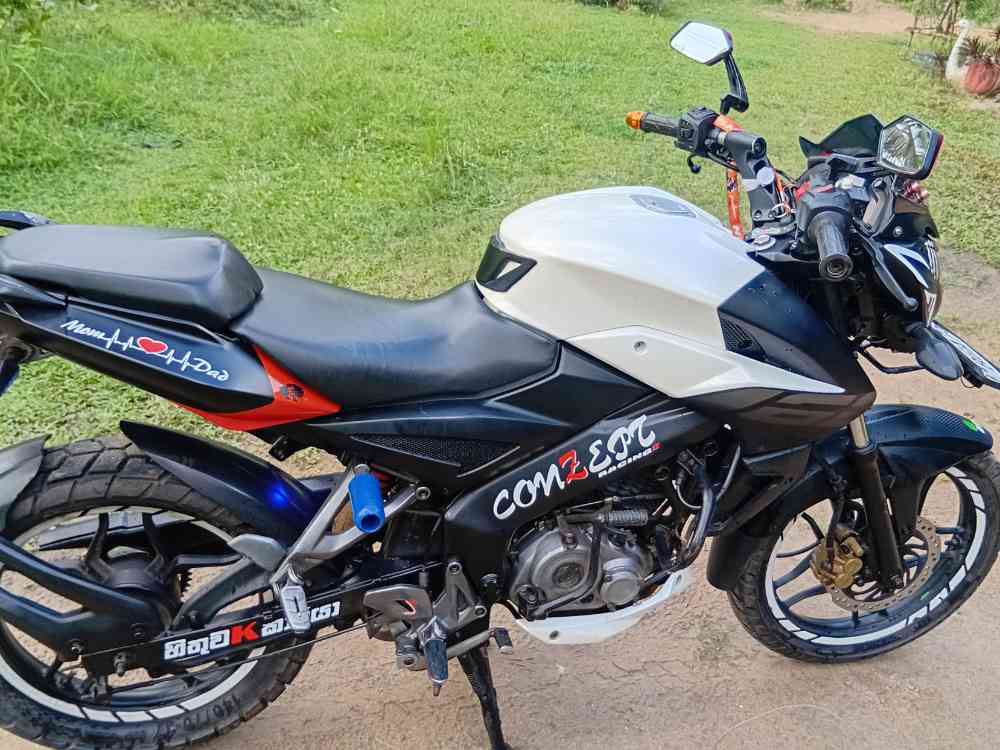 Bajaj pulser NS160