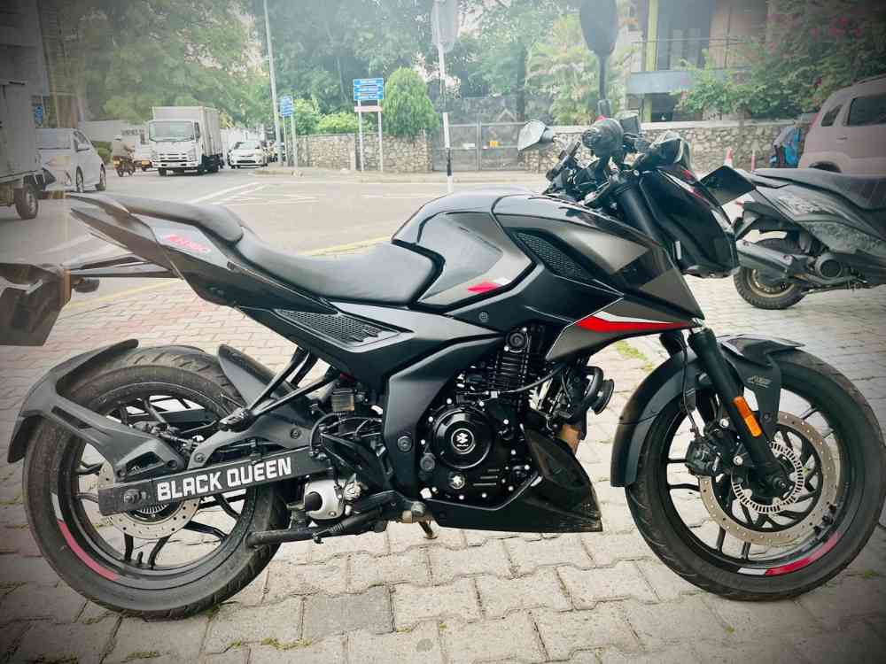 Bajaj pulsar N160