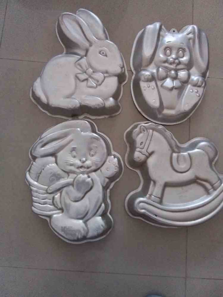 Birthday cake trays