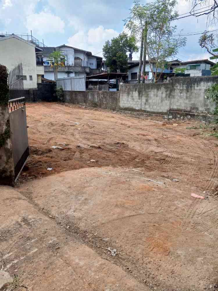 7 Perched land at maharagama for immediate sale