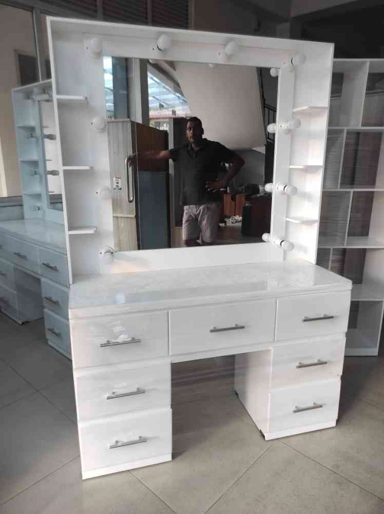 Melamine dressings table