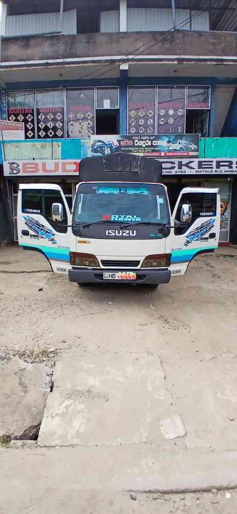 Isuzu elf 150