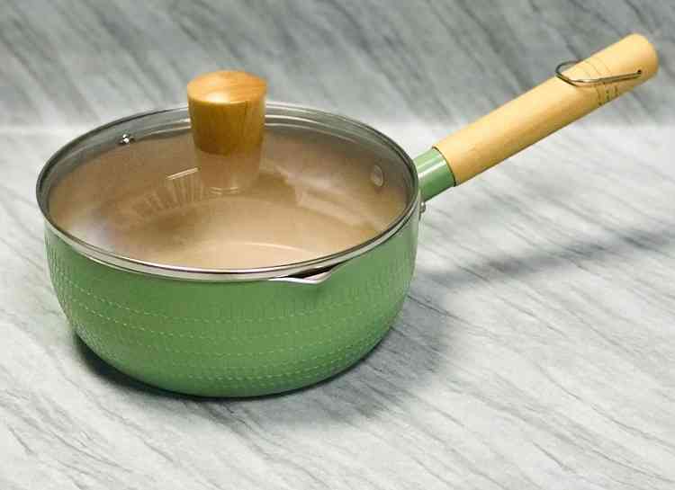 Milk pot with lid