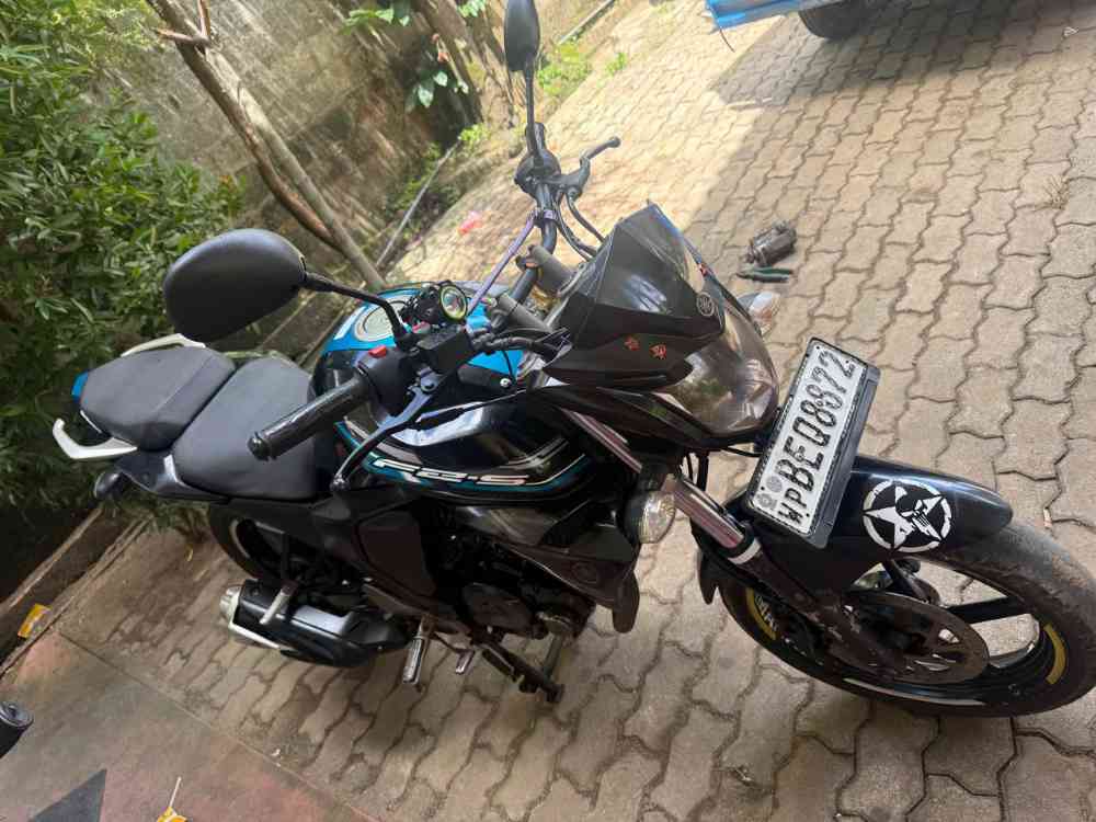 Yamaha FZ v2