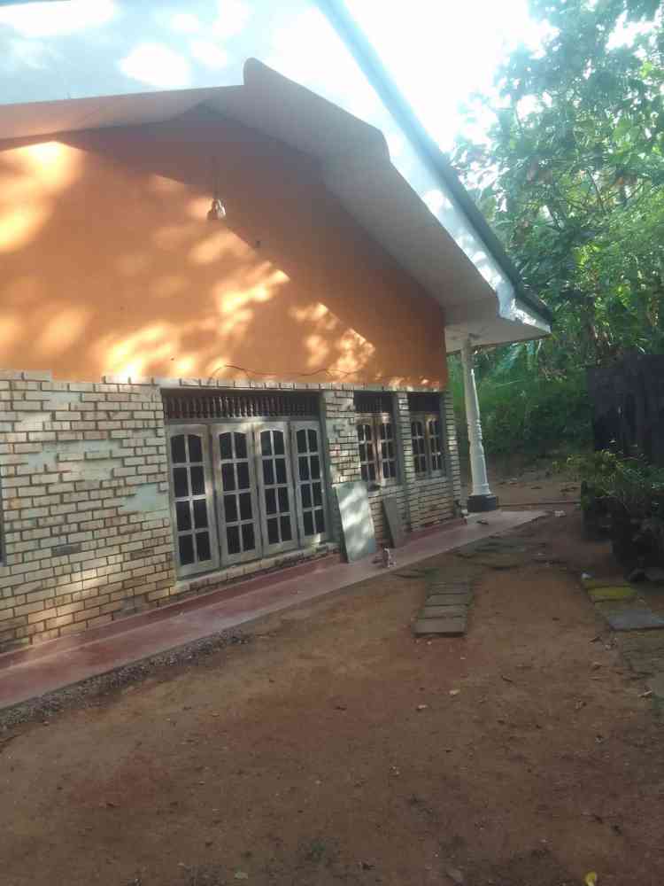 Land for sale In meegoda