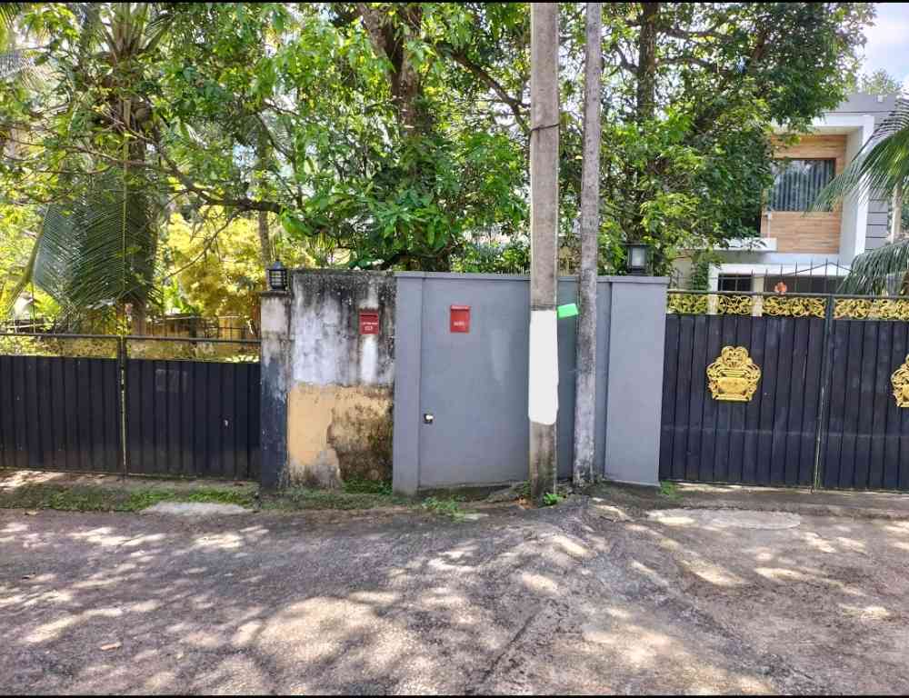 Land for sale in malabe