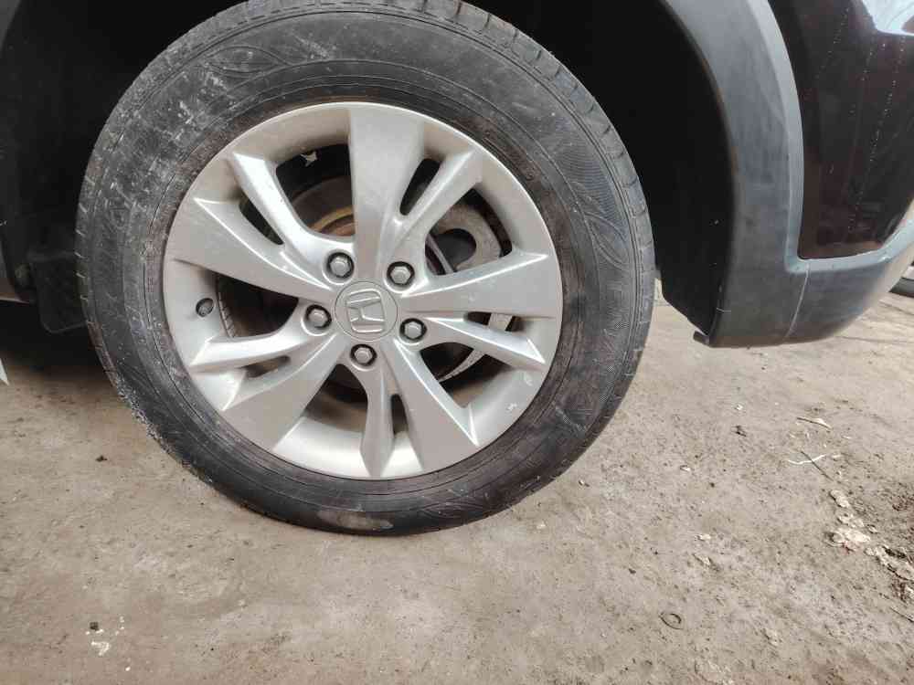 Honda vezel tyre and alloy wheels