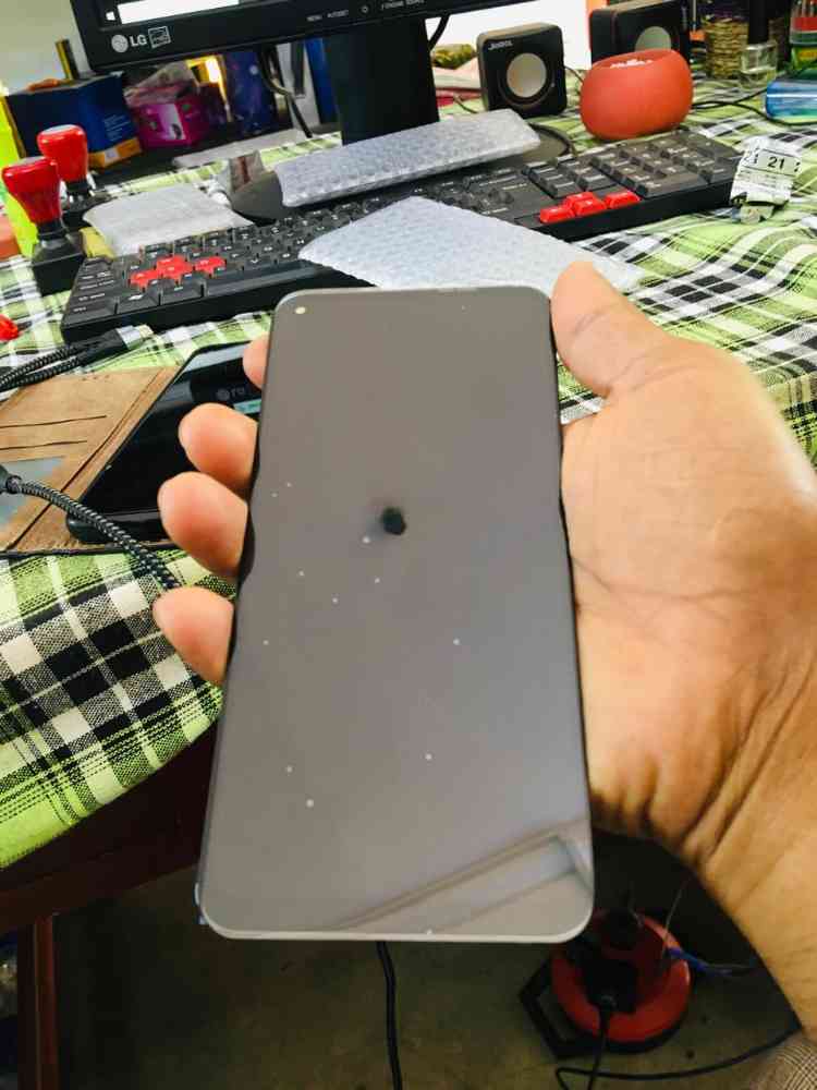TCL 10 5g uw display