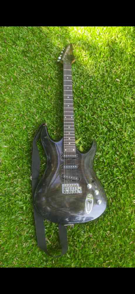 Electric guitar