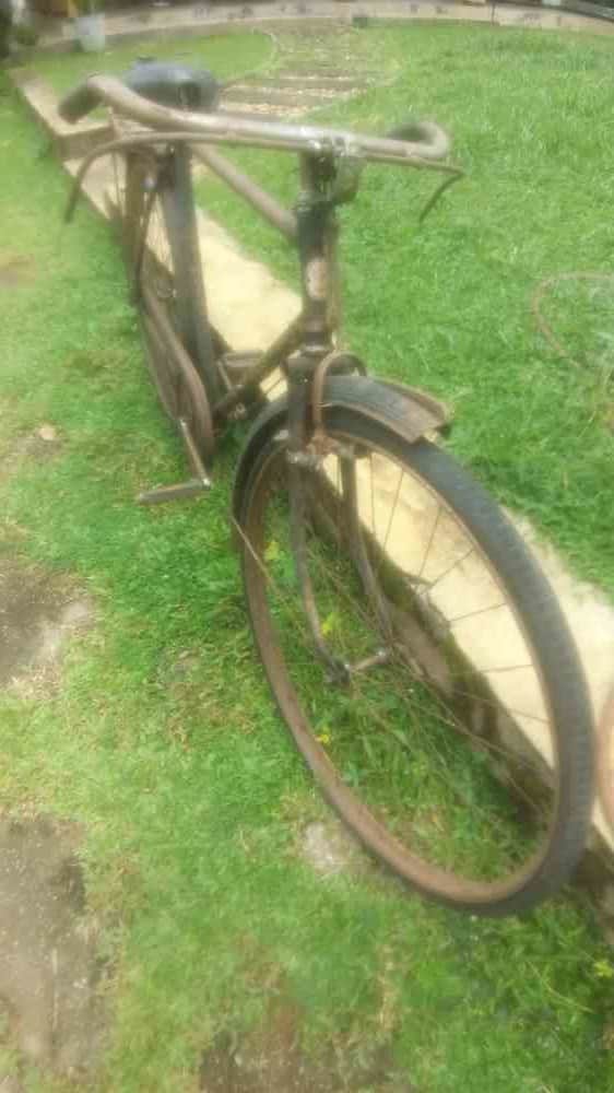 Singer standed bicycle