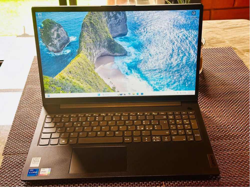 Lenovo V15 G2 11th gen core i7
