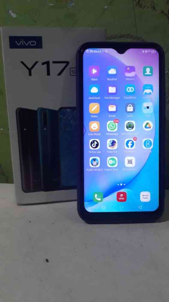 Vivo y17
