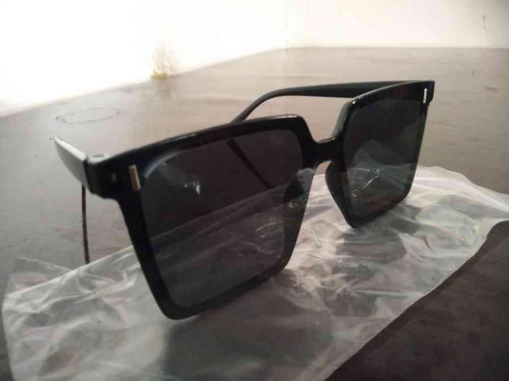 Black sunglasses