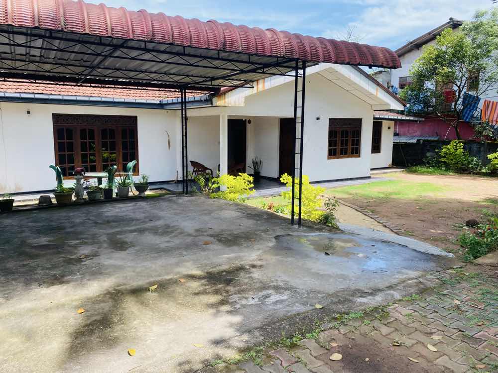 House for sale in makola