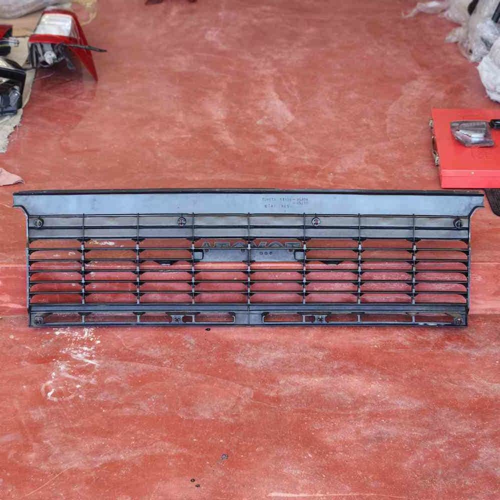 Toyota Hiace LH51 front grill 1989
