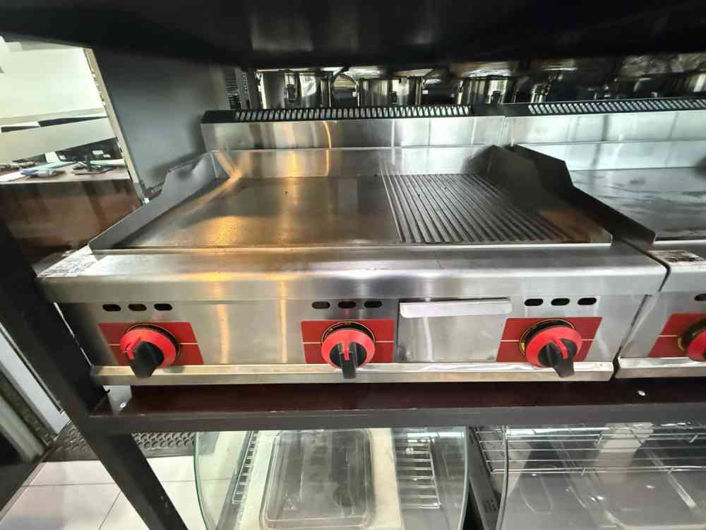 3 Burner grill gas flat and groove