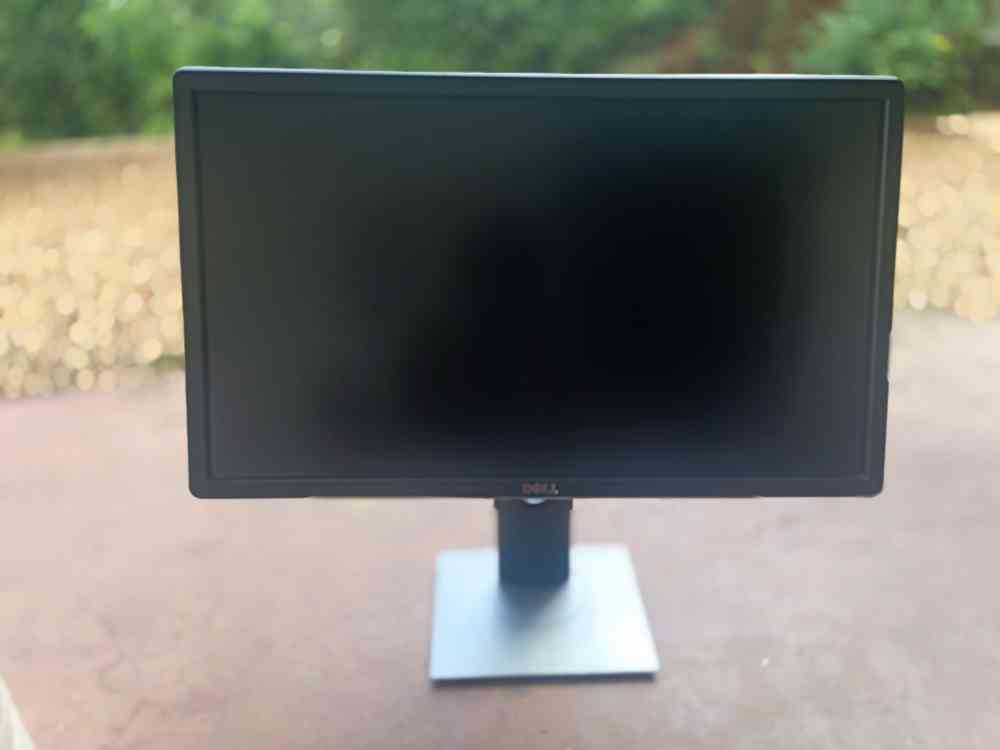 Dell 23 inch monitor a grade
