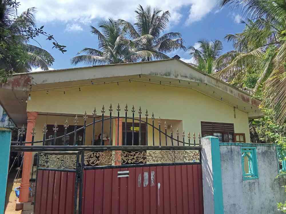 House for sale in watareka padukka