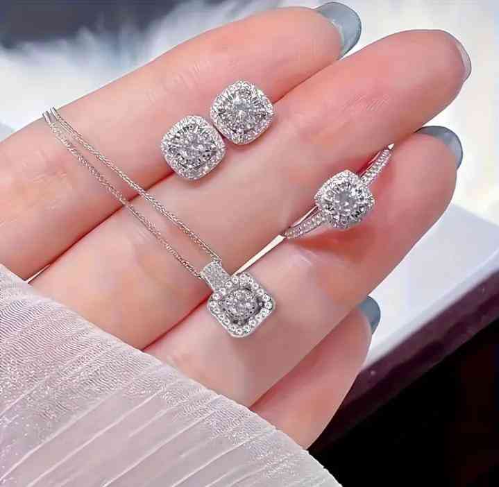 Glass material jewelery set