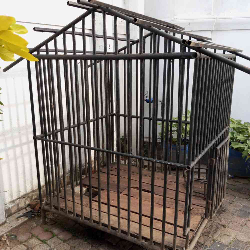 Dog cage for sale