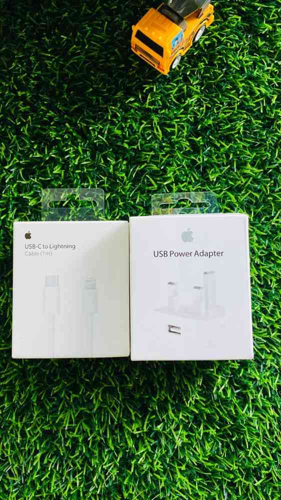 Apple 5W power adapter