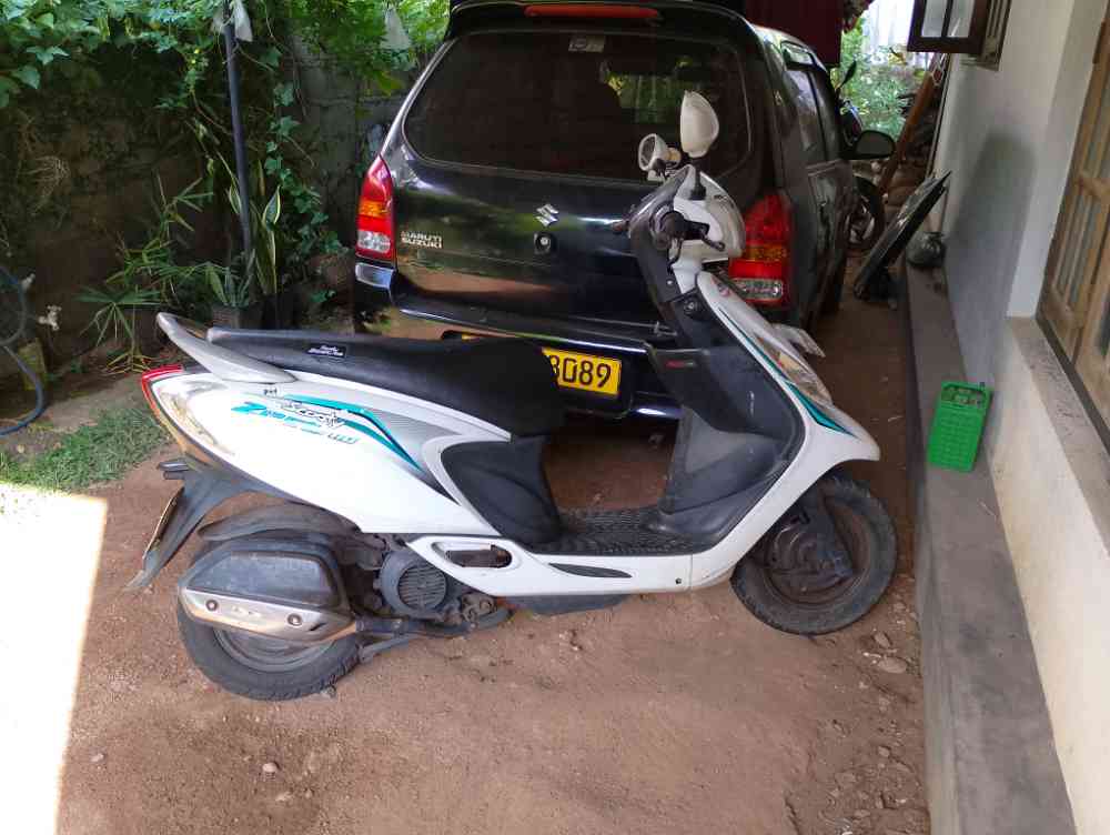 Scooty zest for sale