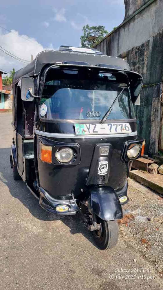 Bajaj three wheel 205cc
