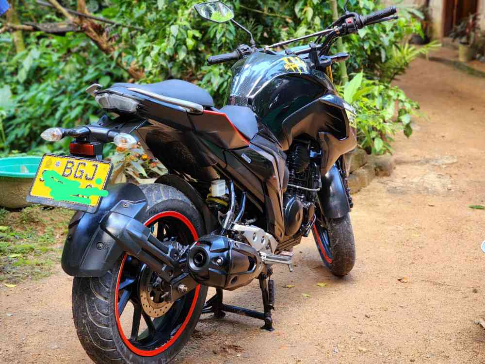 Yamaha FZ 250
