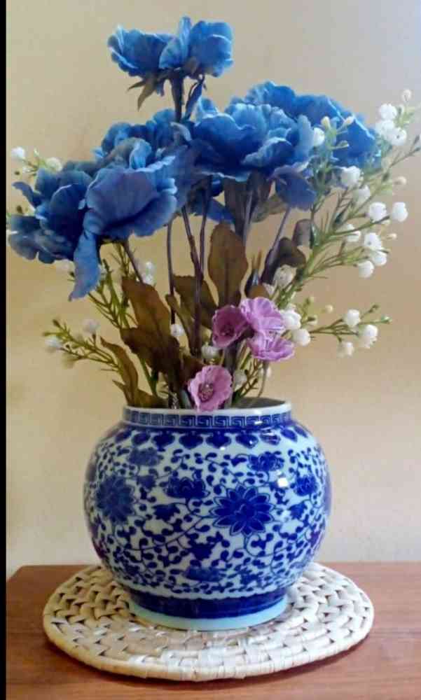Royal blue vase with premium flowers