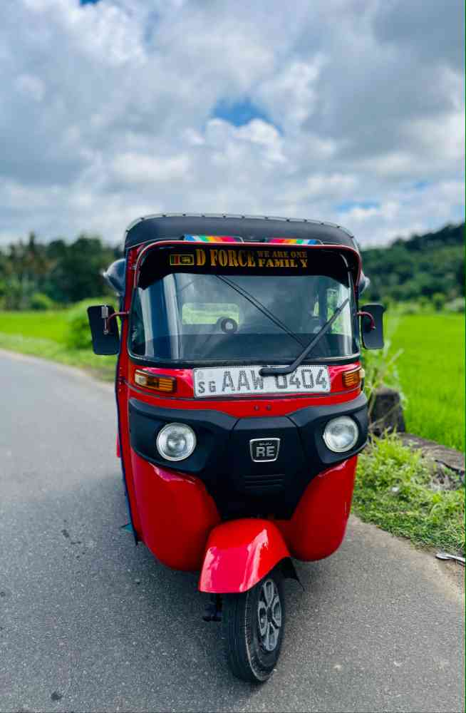 Bajaj RE 2015
