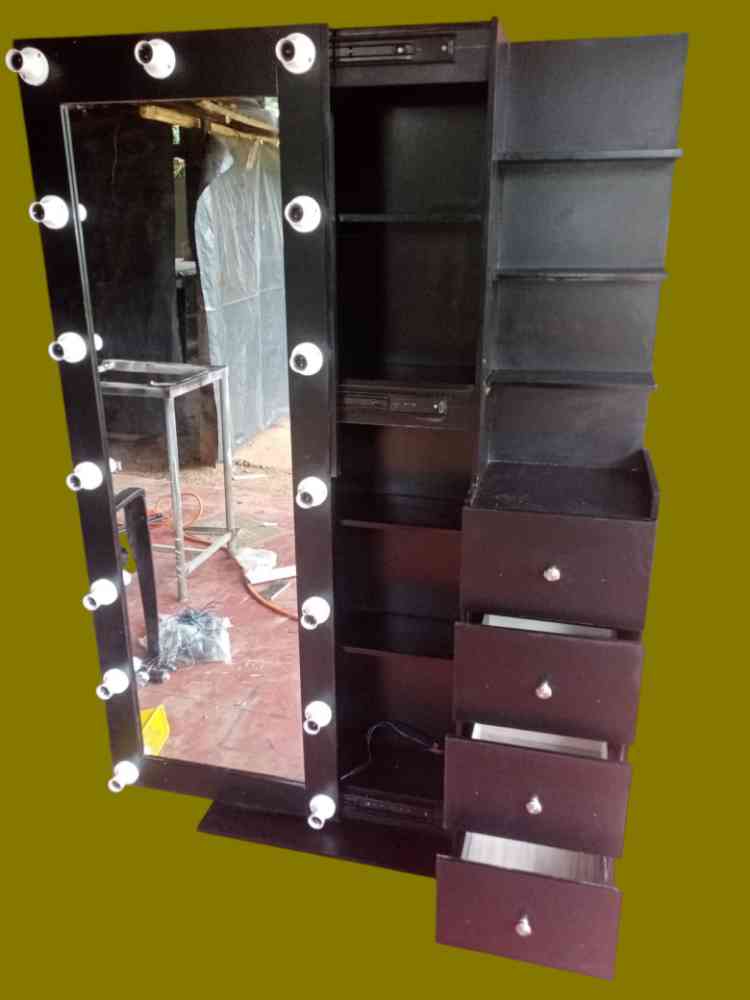 New mirror cupboard