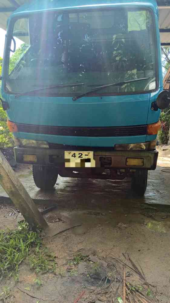 Isuzu ELF for sale
