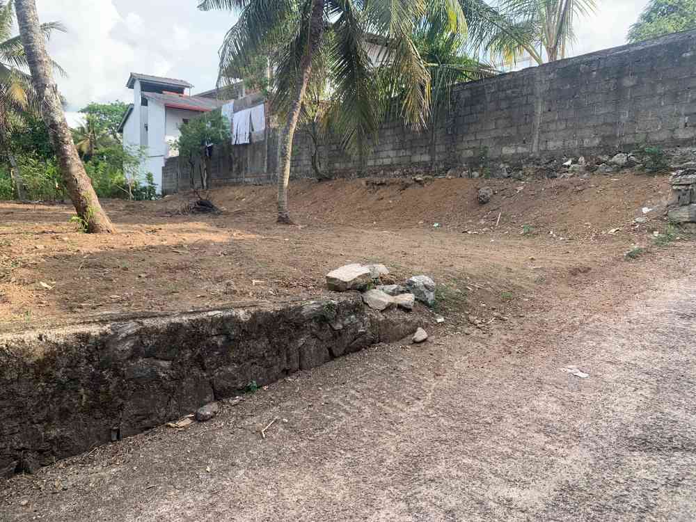 Prime located land for sale in hokandara