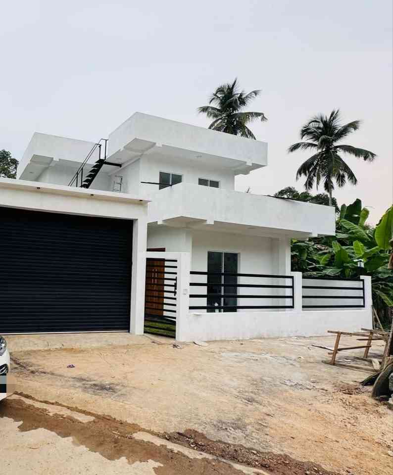 Modern brand new house in delgoda