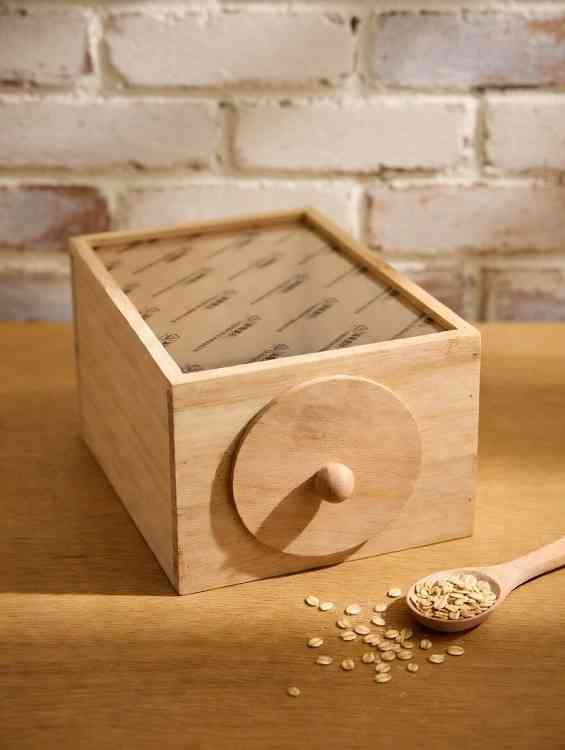 Wooden food dispenser