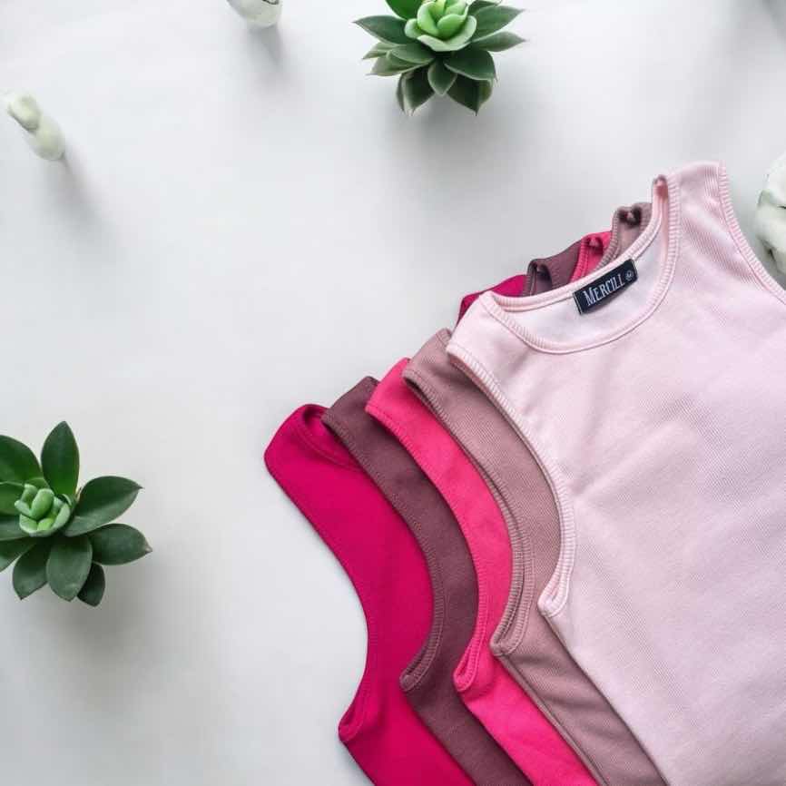 Sleeveless crop top