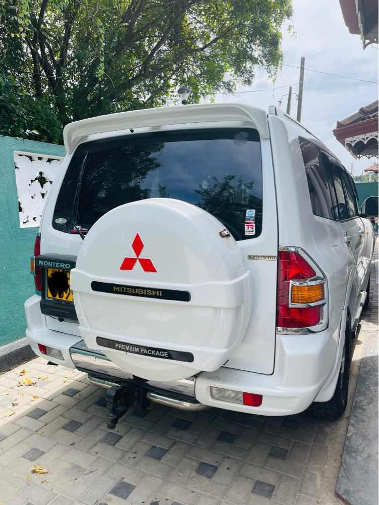 Mitsubishi Montero