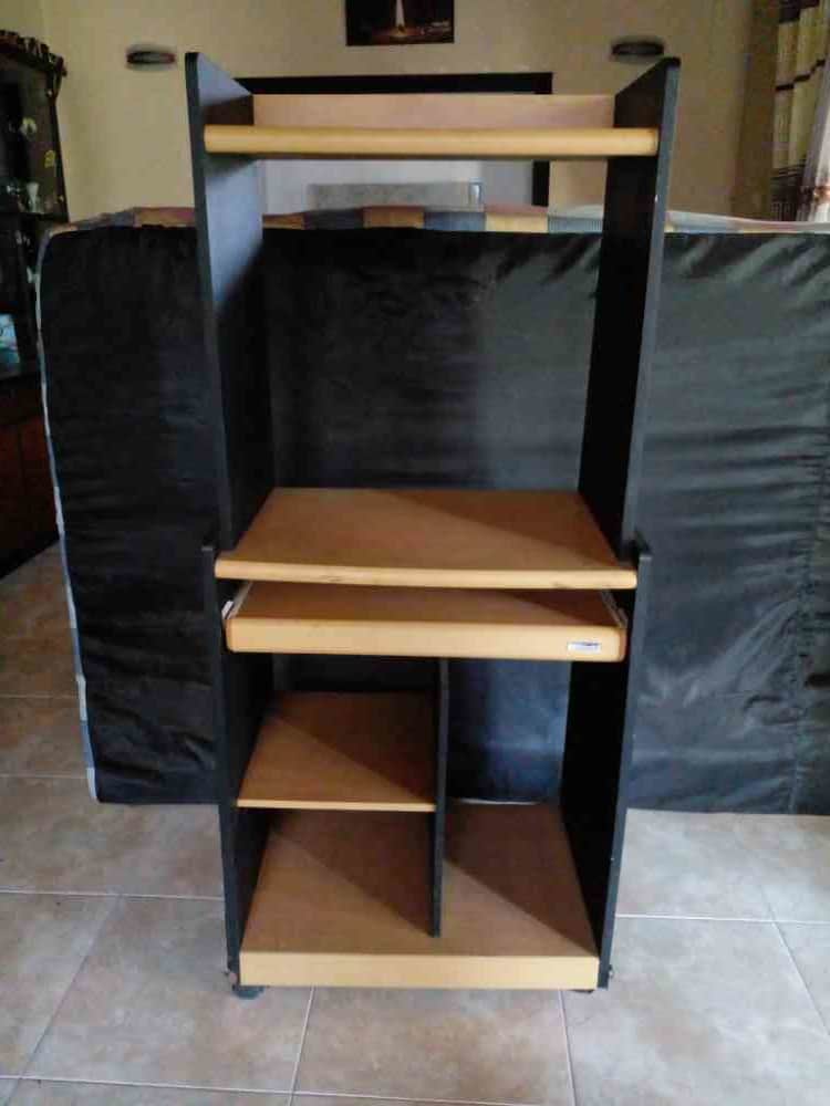 Computer table