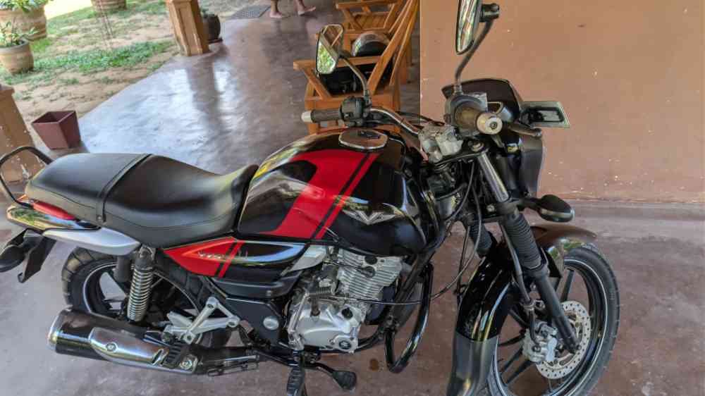 Bajaj v15 2016