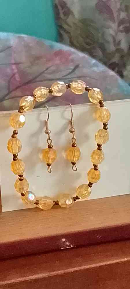 Bracelet and earrings