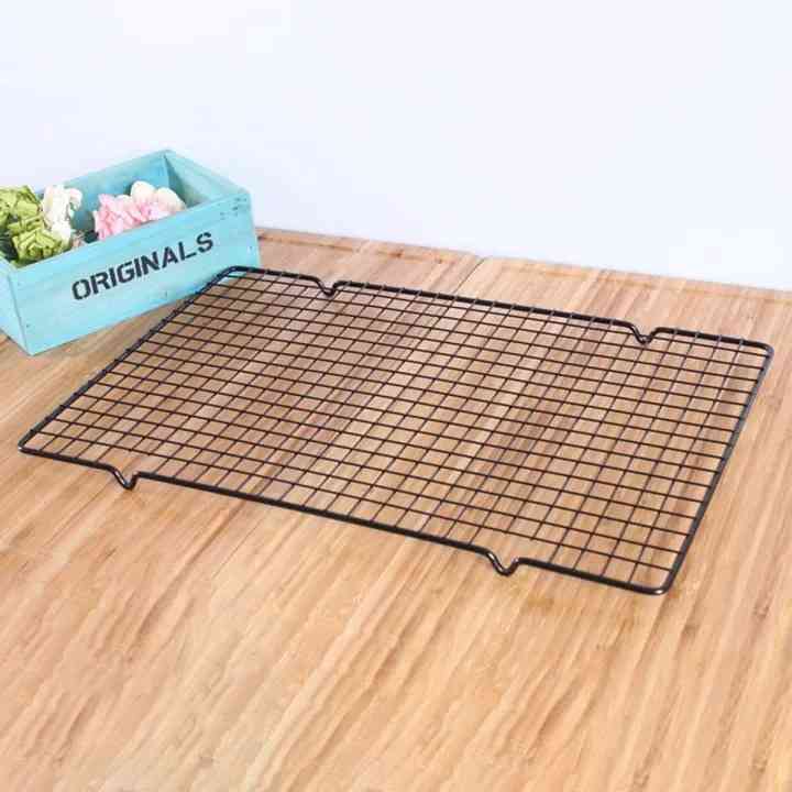 Non-stick cake cooling rack