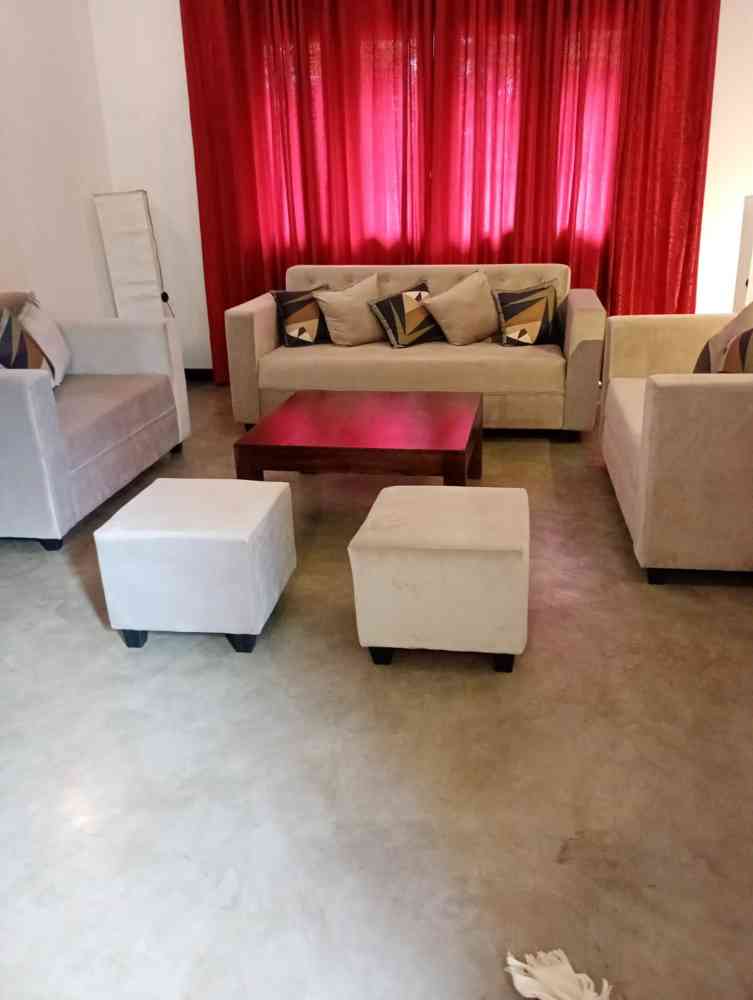 Nearly new sofa set for sale