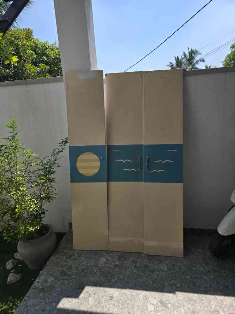Baby cupboard with 3 door